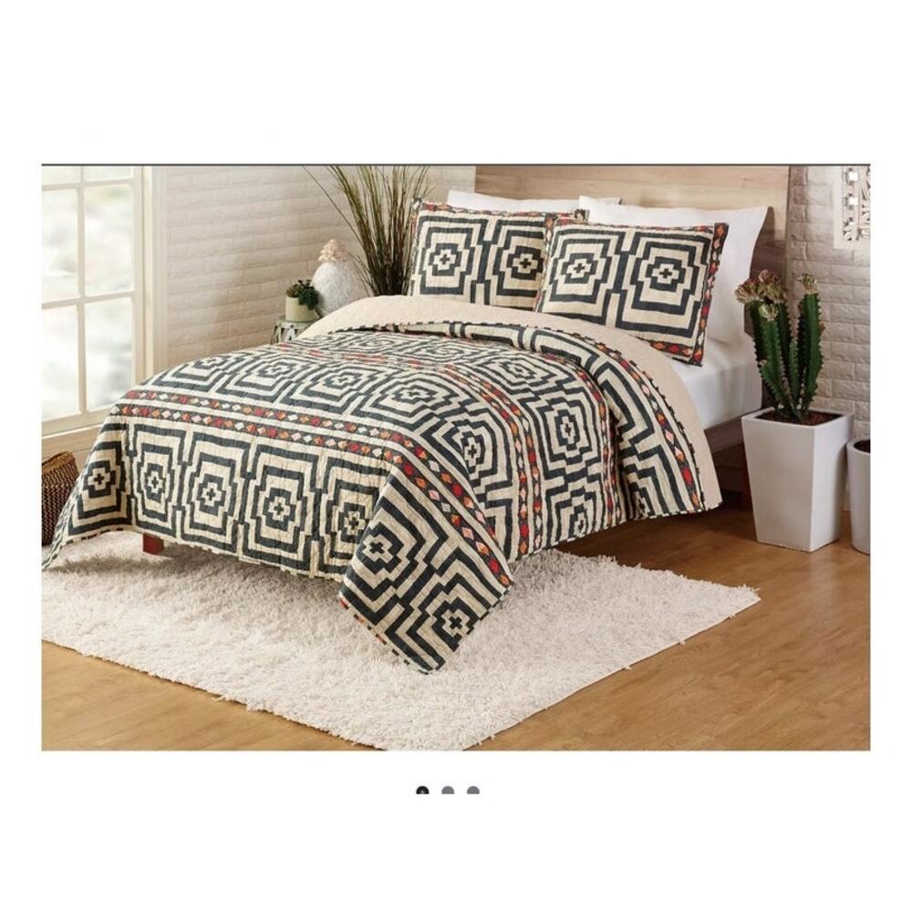 Jungalow Justina Blakeney King Size Hynotic Greek Key Quilt Set - 3 pc